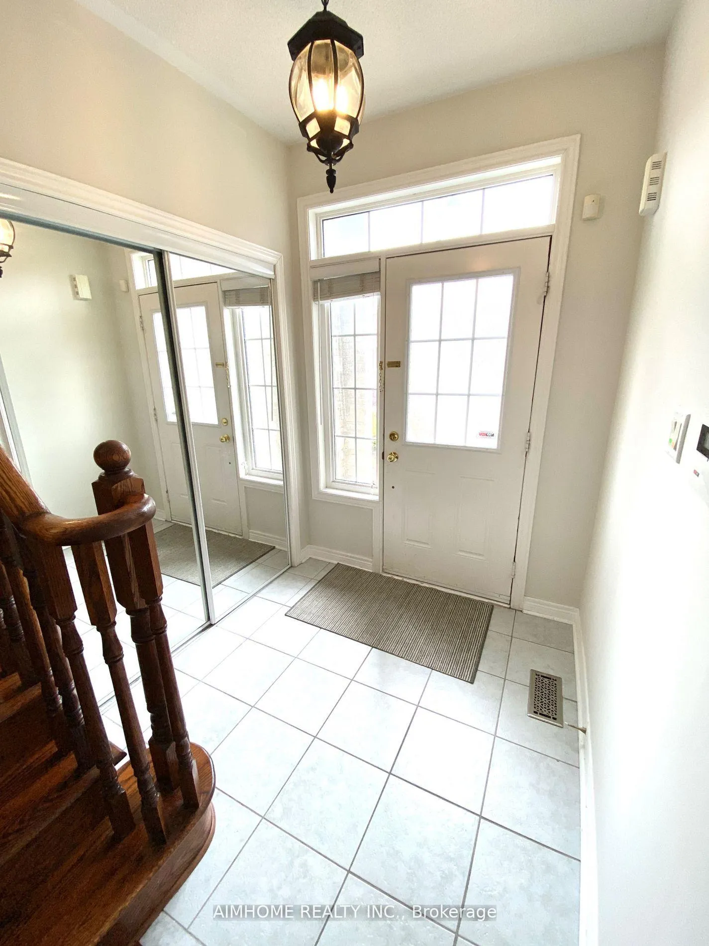 Photo 5 of 17 Littleriver Court, Vaughan, Patterson — HOMEH