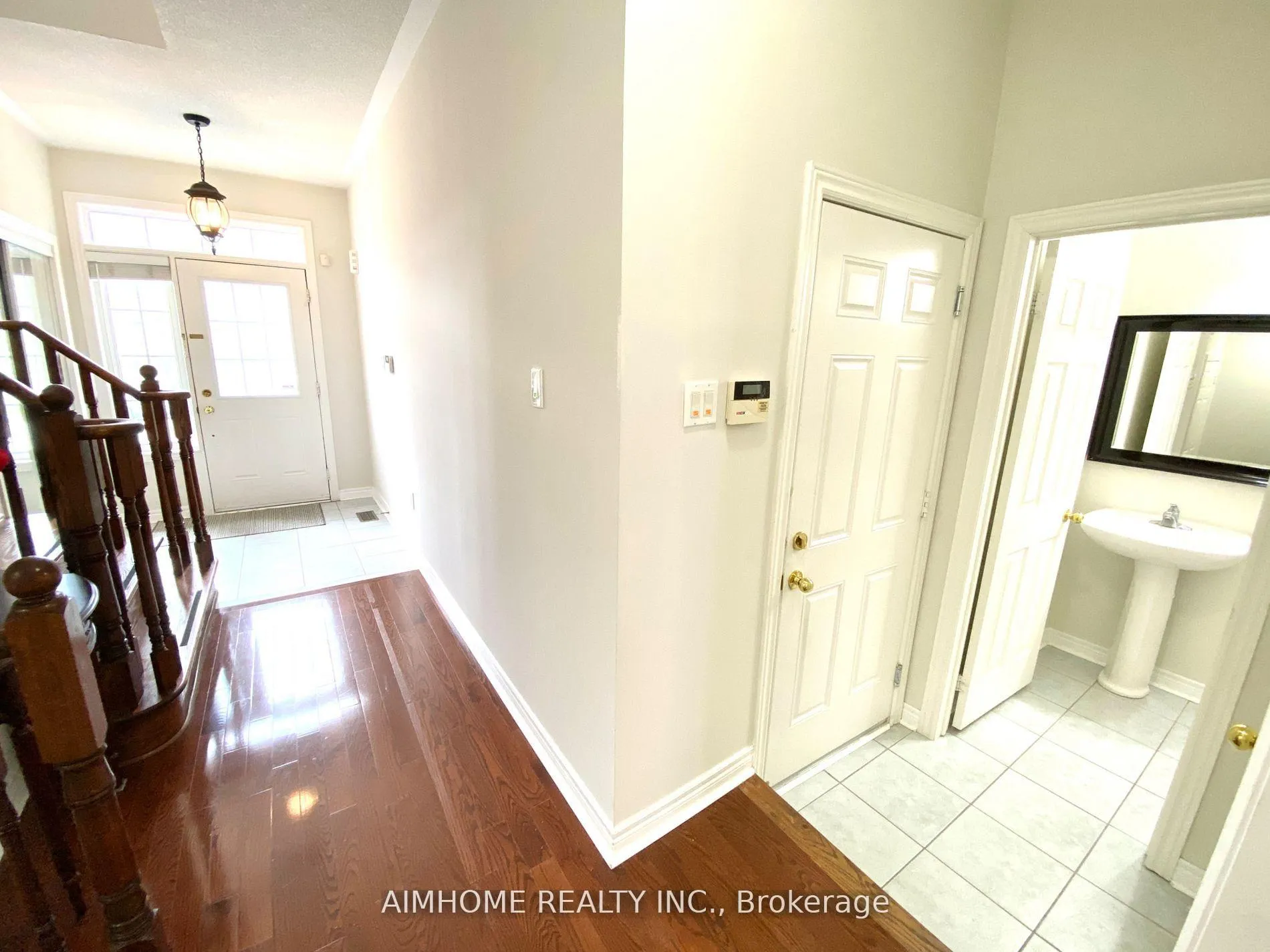 Photo 7 of 17 Littleriver Court, Vaughan, Patterson — HOMEH