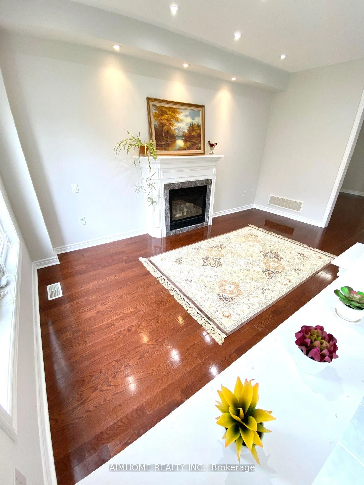 Photo 13 of 17 Littleriver Court, Vaughan, Patterson — HOMEH