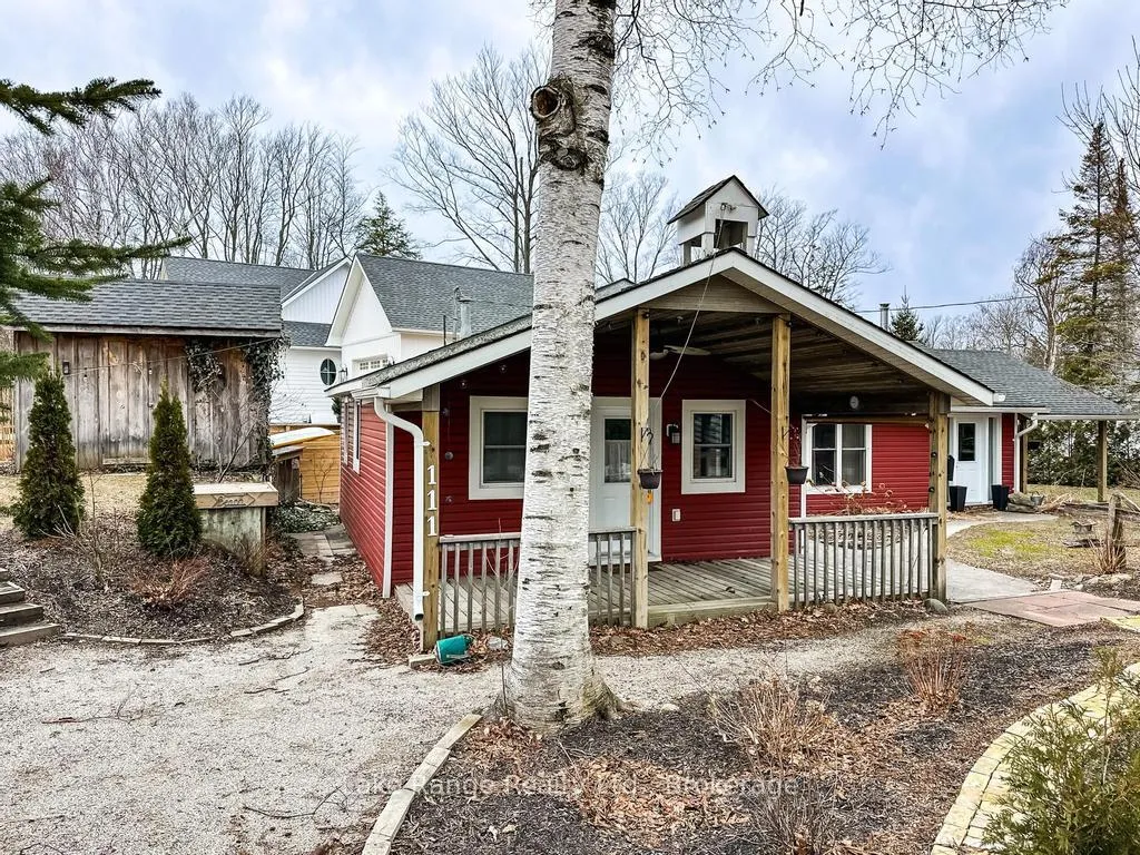 Front of 111 Sunrise Avenue W