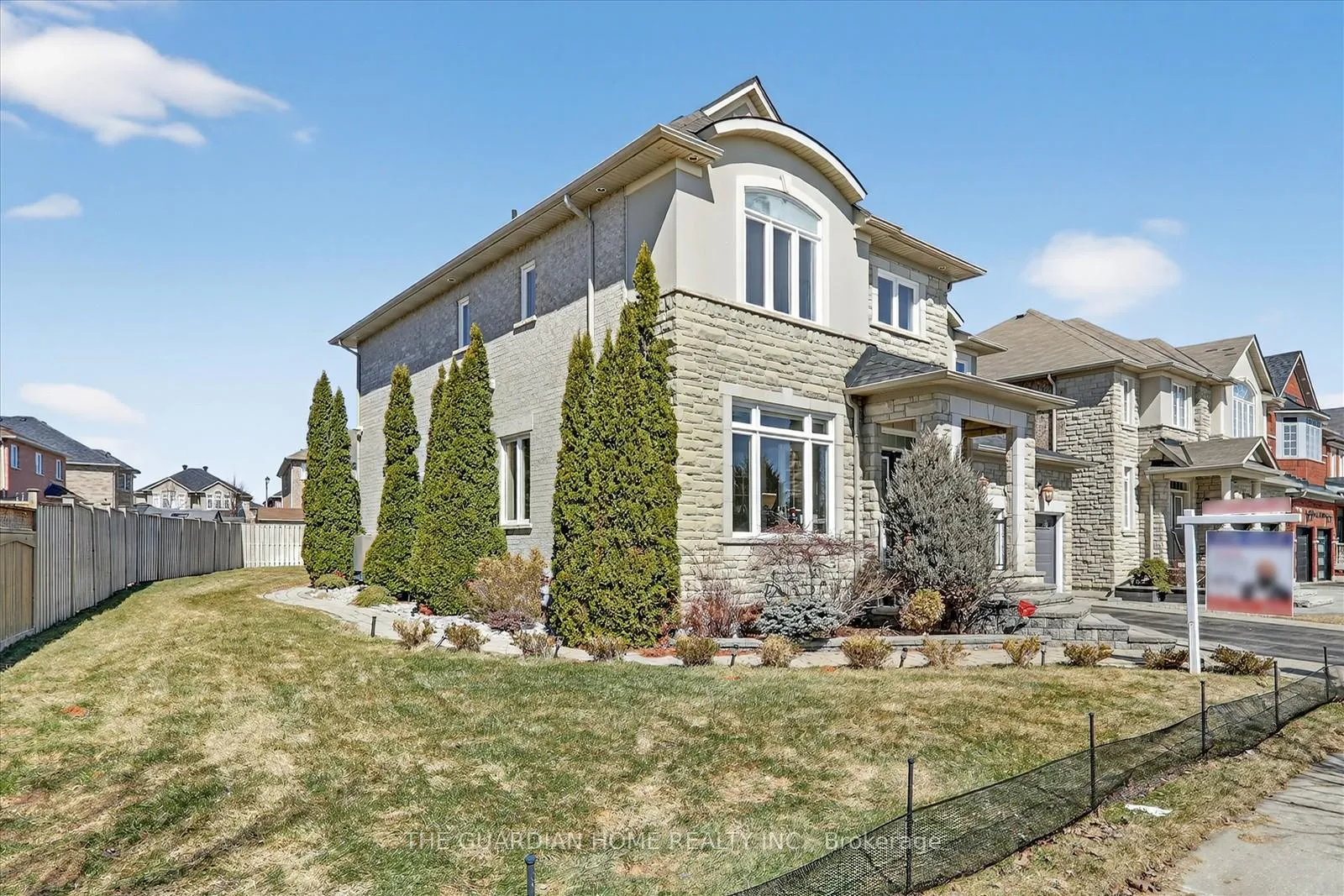 Photo 3 of 22 Riverwalk Drive, Markham, Box Grove — HOMEH