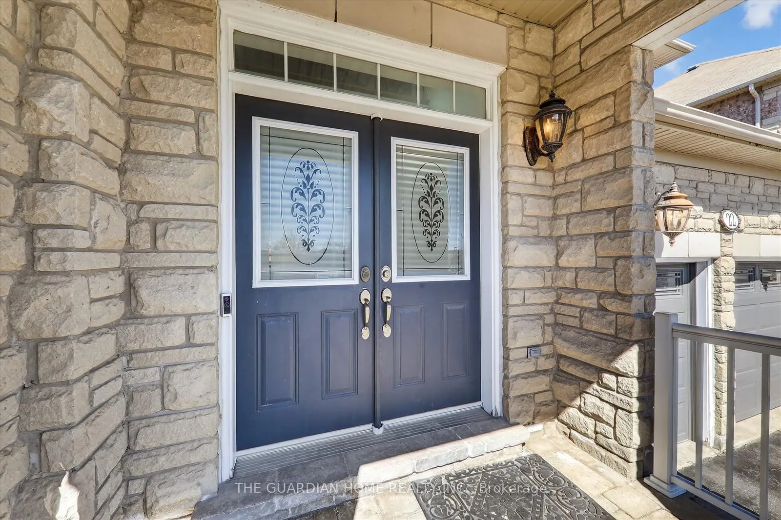Photo 4 of 22 Riverwalk Drive, Markham, Box Grove — HOMEH