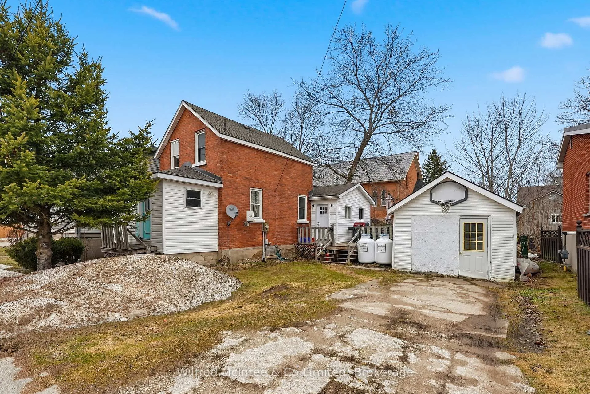 Front of 59 3RD Avenue