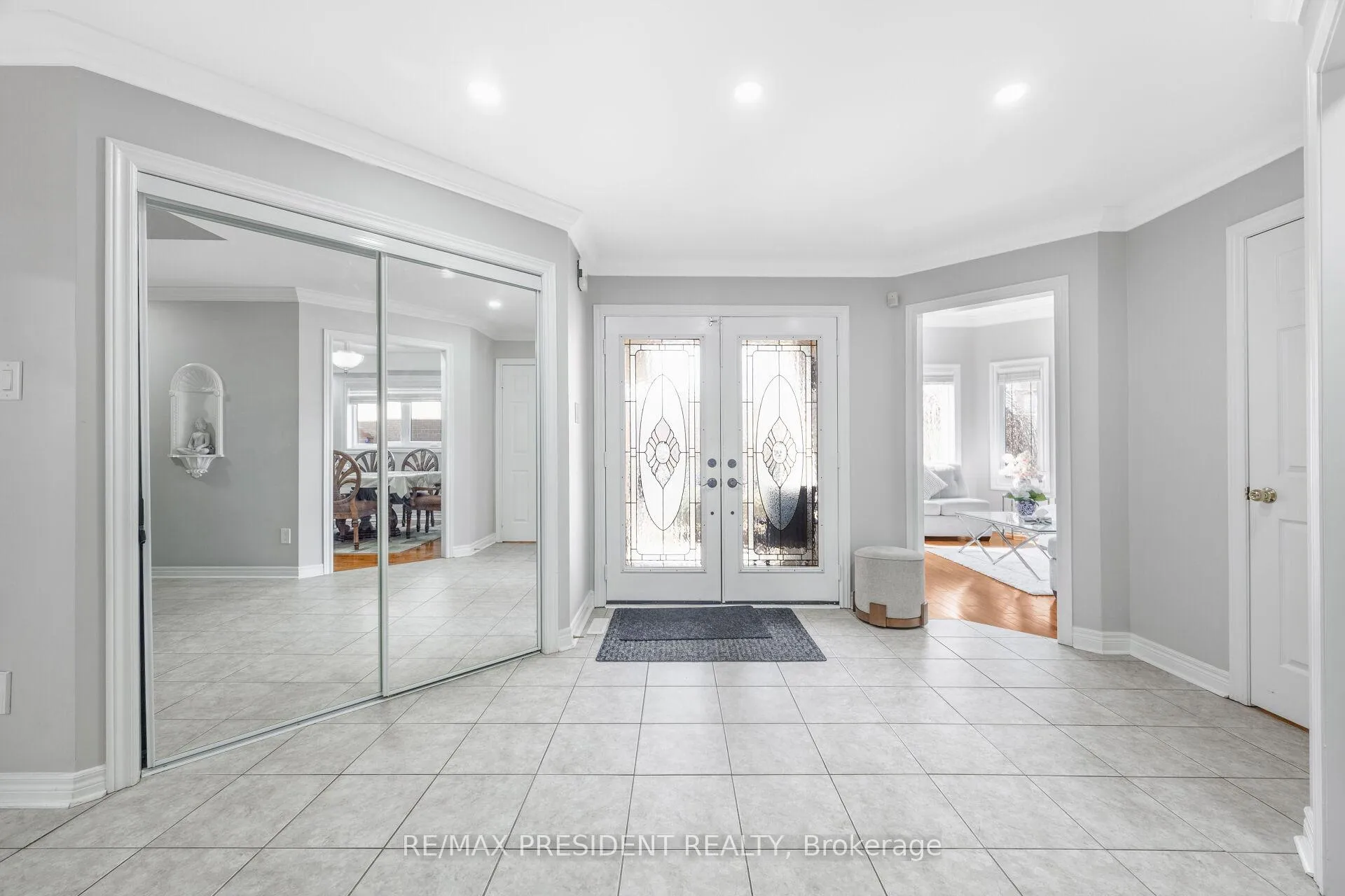 Photo 3 of 14 Samuel Crescent, Halton Hills, Georgetown — HOMEH