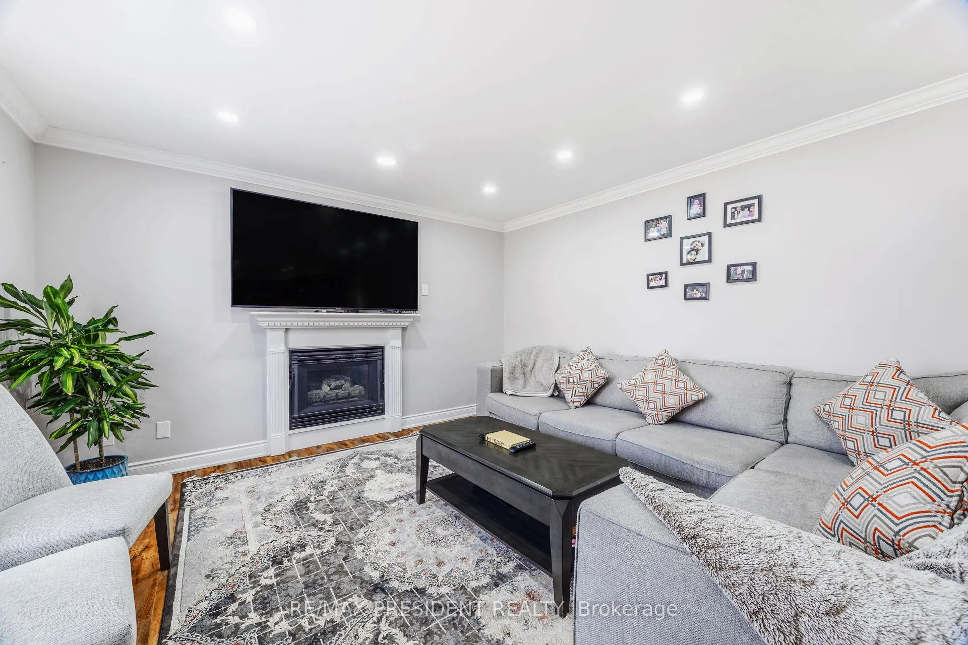Photo 9 of 14 Samuel Crescent, Halton Hills, Georgetown — HOMEH