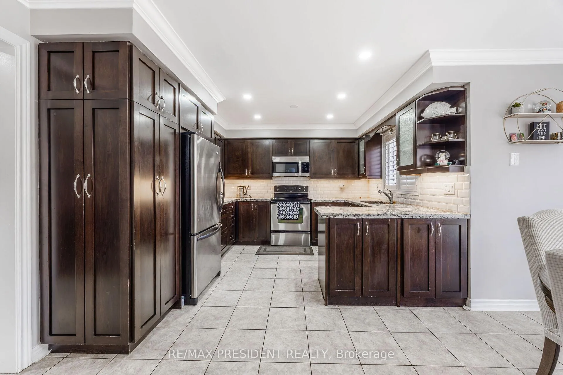 Photo 12 of 14 Samuel Crescent, Halton Hills, Georgetown — HOMEH