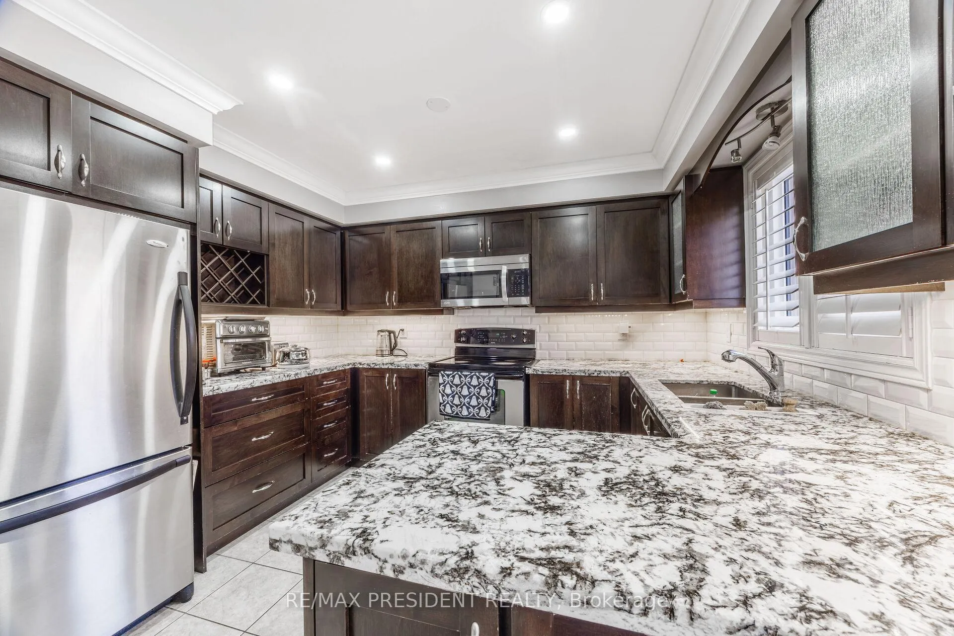 Photo 15 of 14 Samuel Crescent, Halton Hills, Georgetown — HOMEH