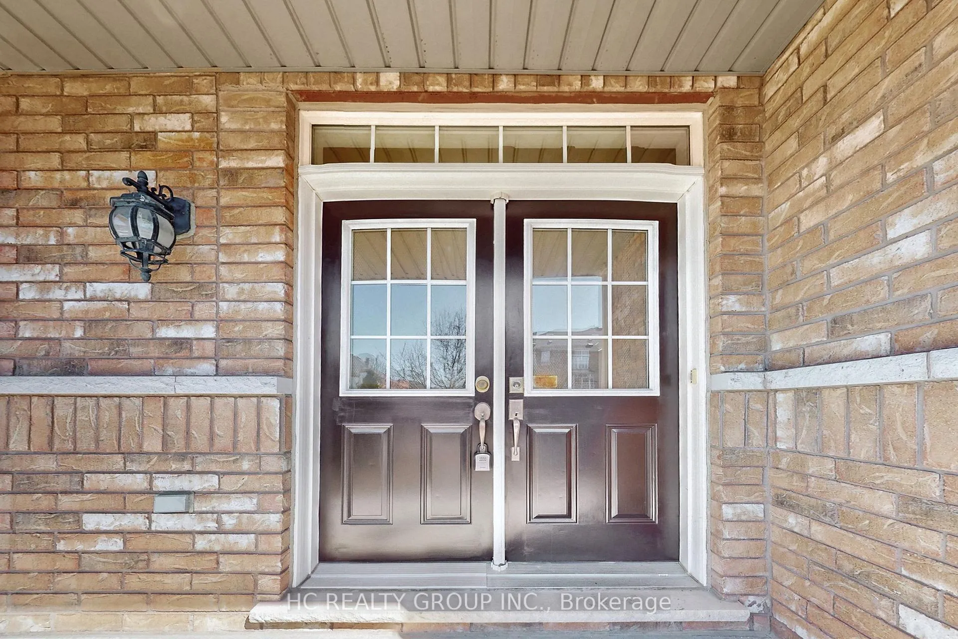 Photo 3 of 206 Wolf Creek Crescent, Vaughan, Patterson — HOMEH