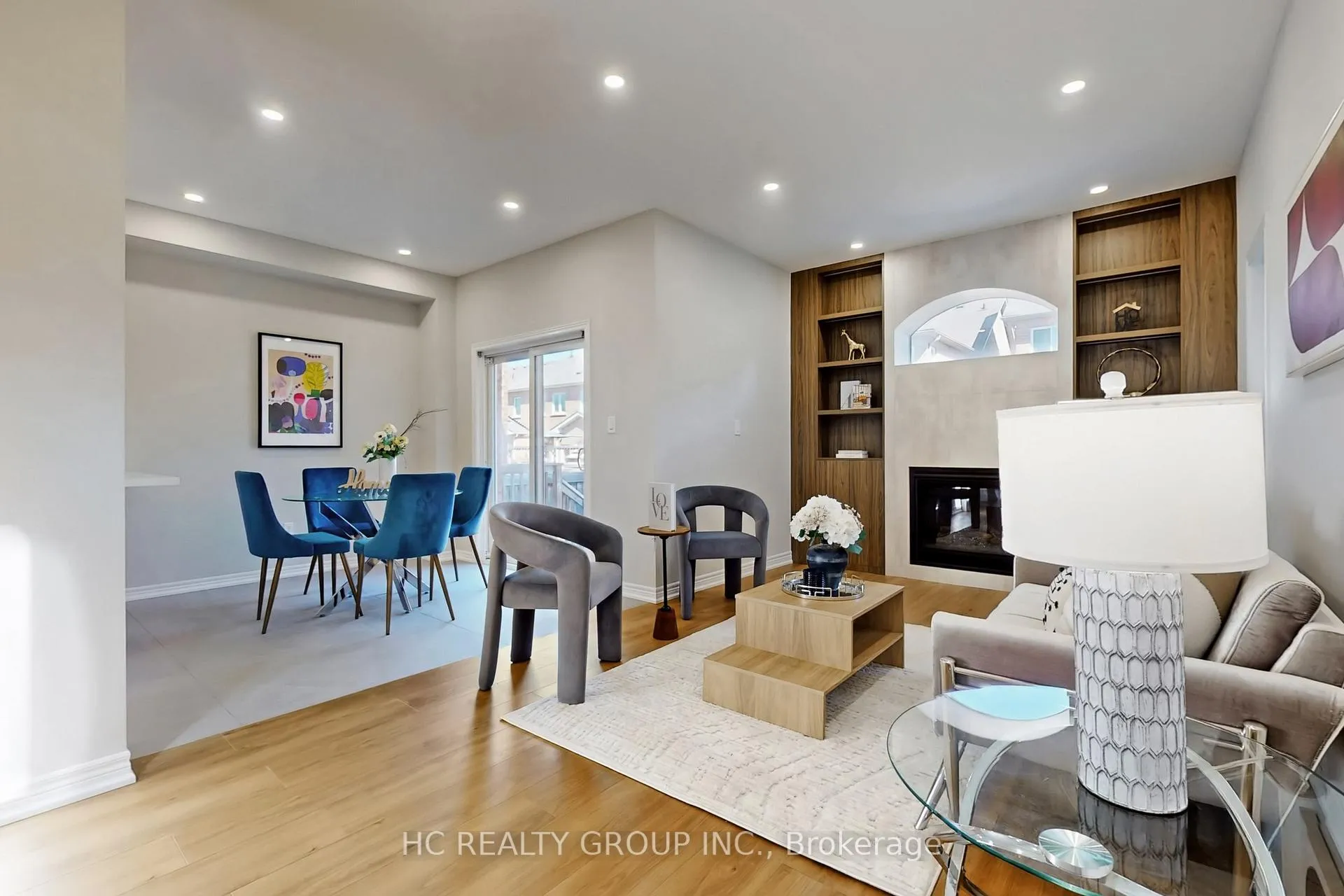Photo 9 of 206 Wolf Creek Crescent, Vaughan, Patterson — HOMEH