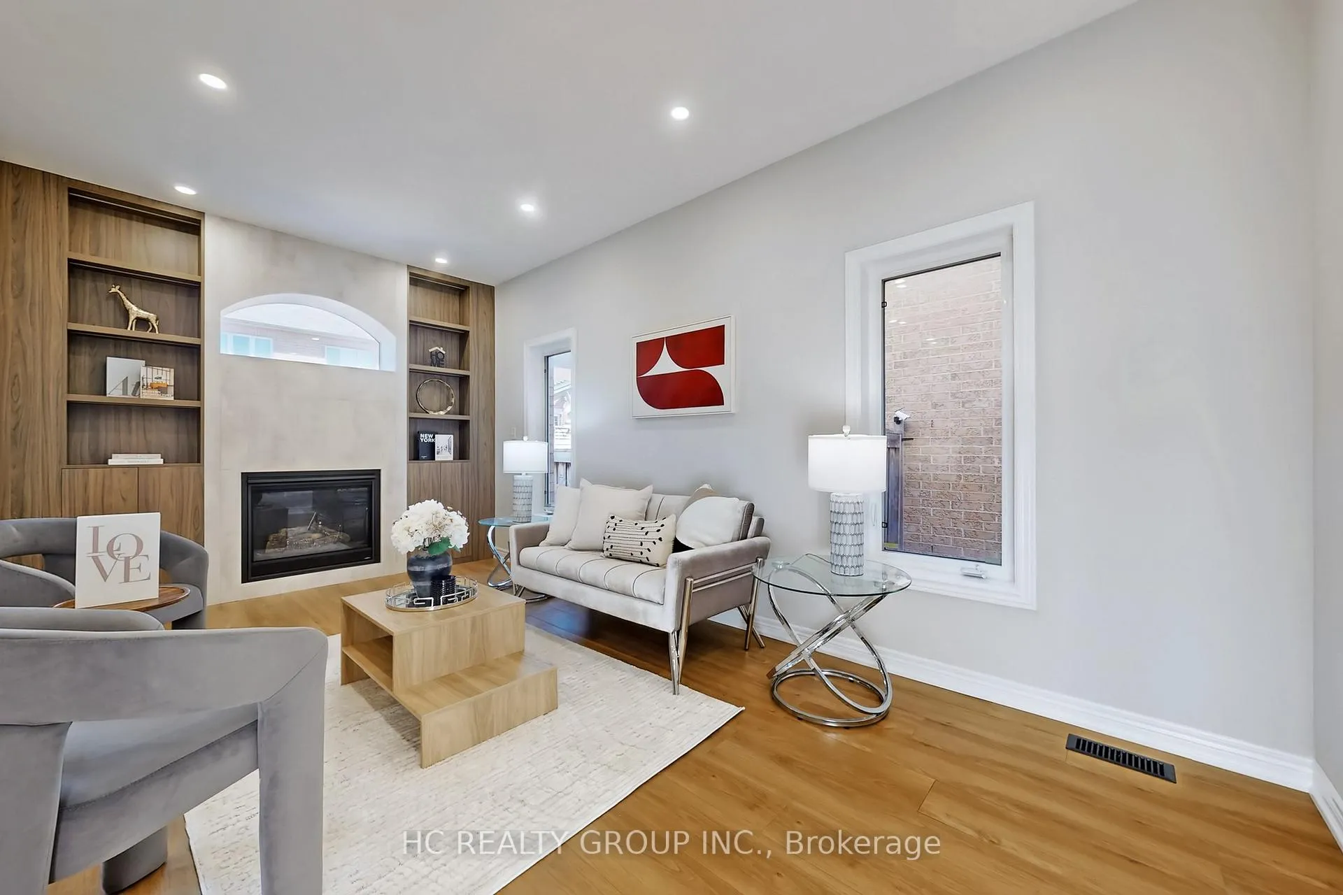Photo 10 of 206 Wolf Creek Crescent, Vaughan, Patterson — HOMEH