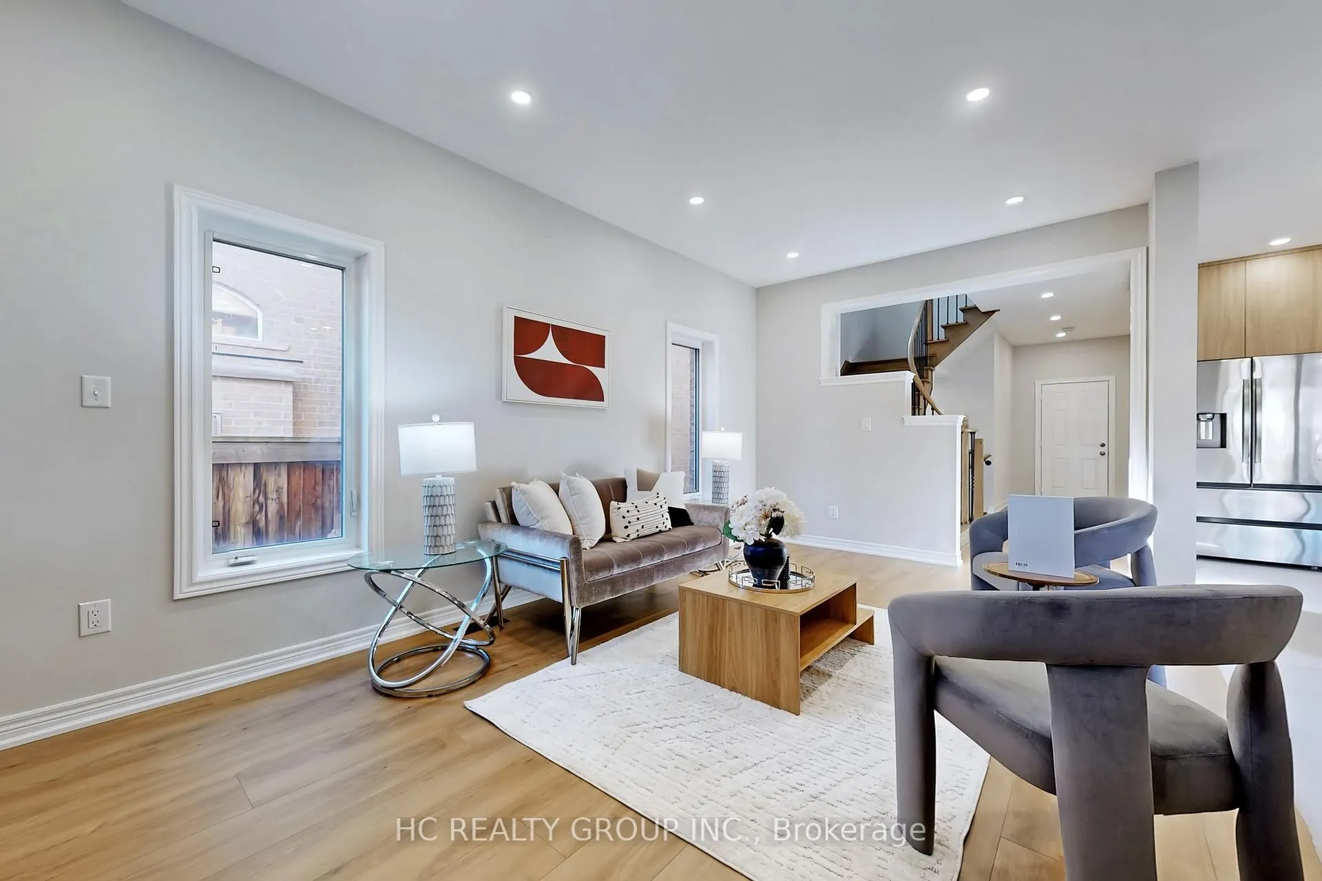 Photo 12 of 206 Wolf Creek Crescent, Vaughan, Patterson — HOMEH