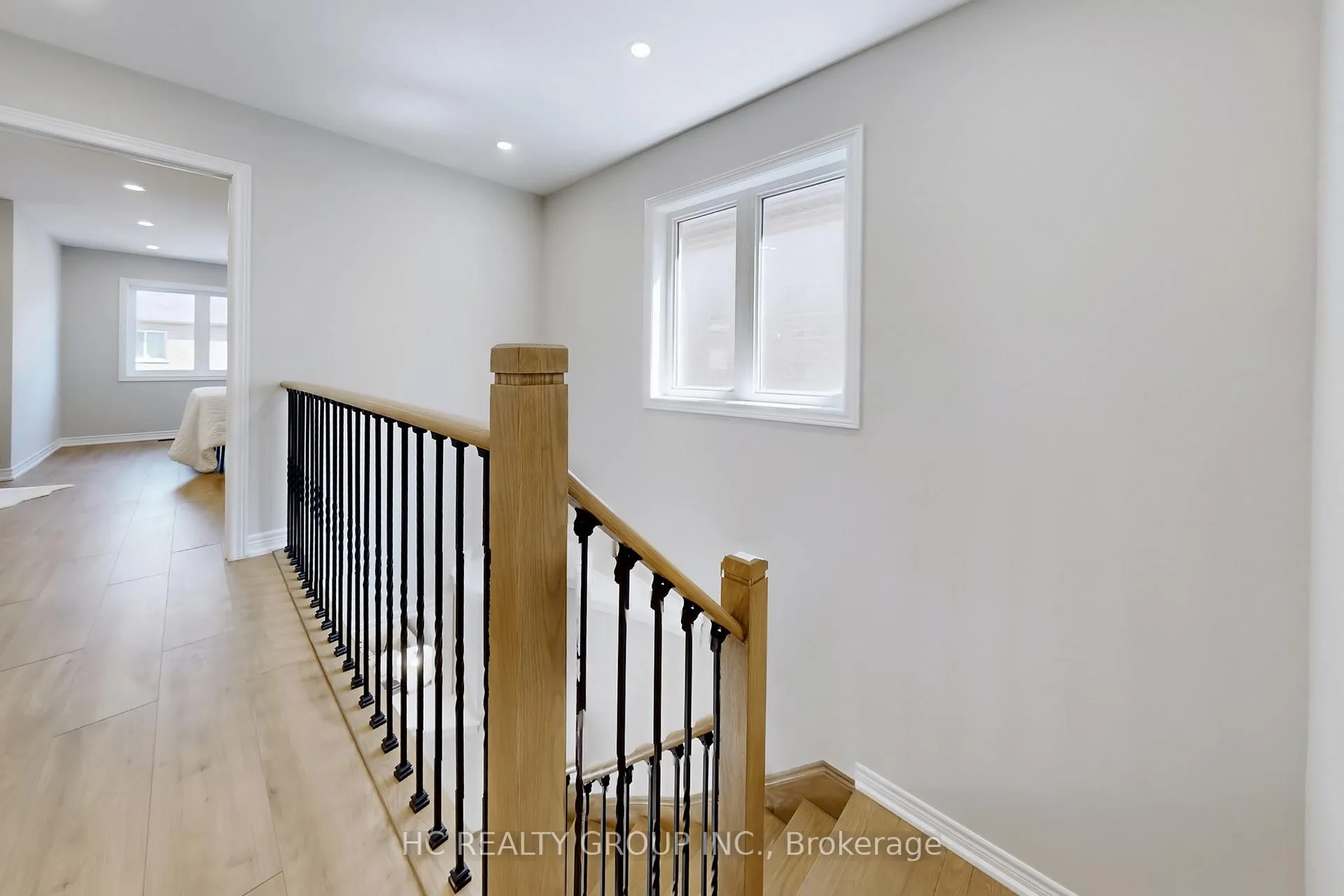 Photo 18 of 206 Wolf Creek Crescent, Vaughan, Patterson — HOMEH