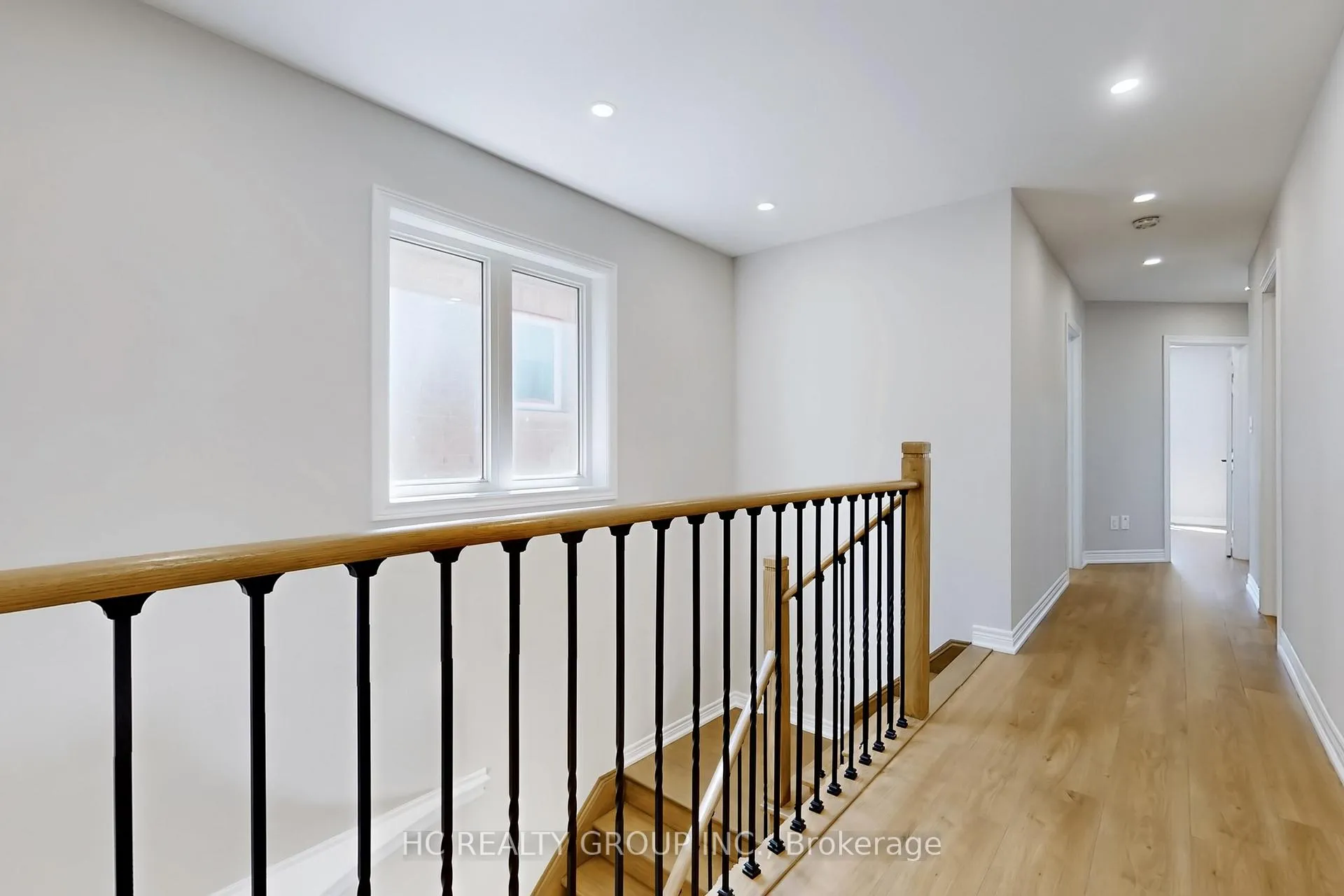 Photo 19 of 206 Wolf Creek Crescent, Vaughan, Patterson — HOMEH