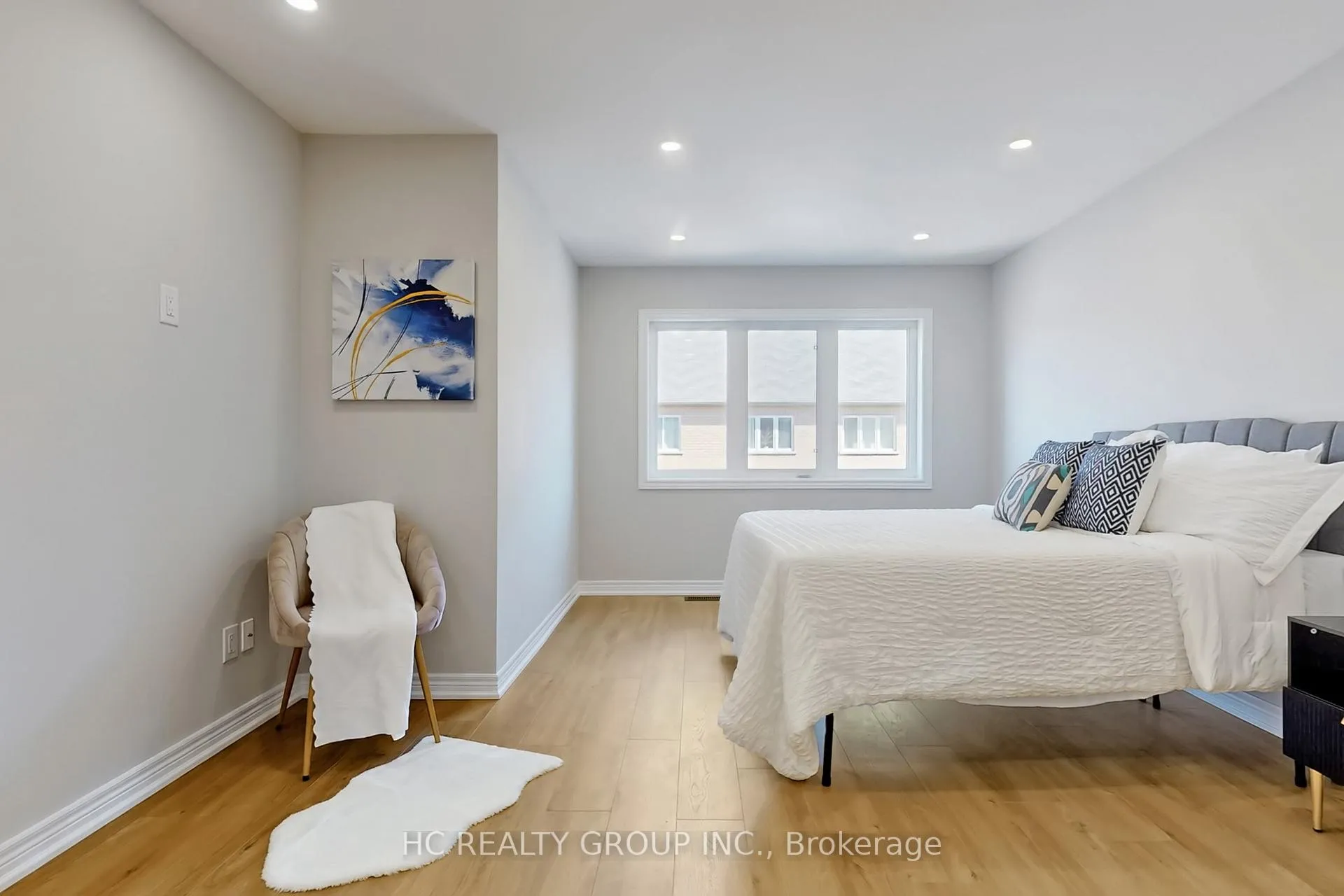 Photo 20 of 206 Wolf Creek Crescent, Vaughan, Patterson — HOMEH