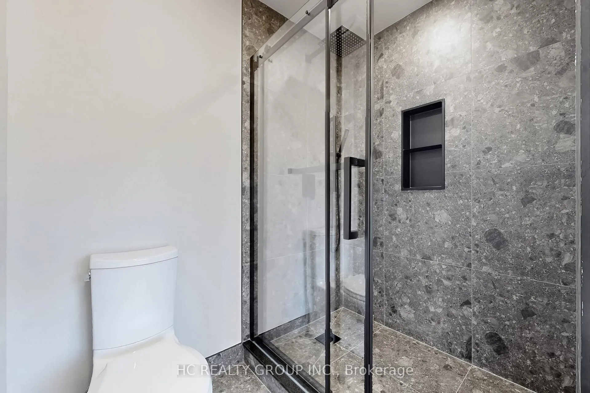 Photo 25 of 206 Wolf Creek Crescent, Vaughan, Patterson — HOMEH