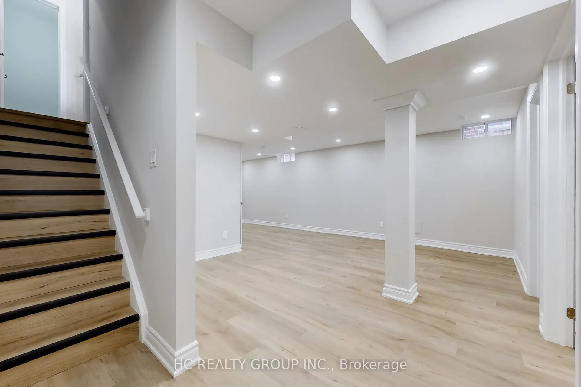 Photo 32 of 206 Wolf Creek Crescent, Vaughan, Patterson — HOMEH