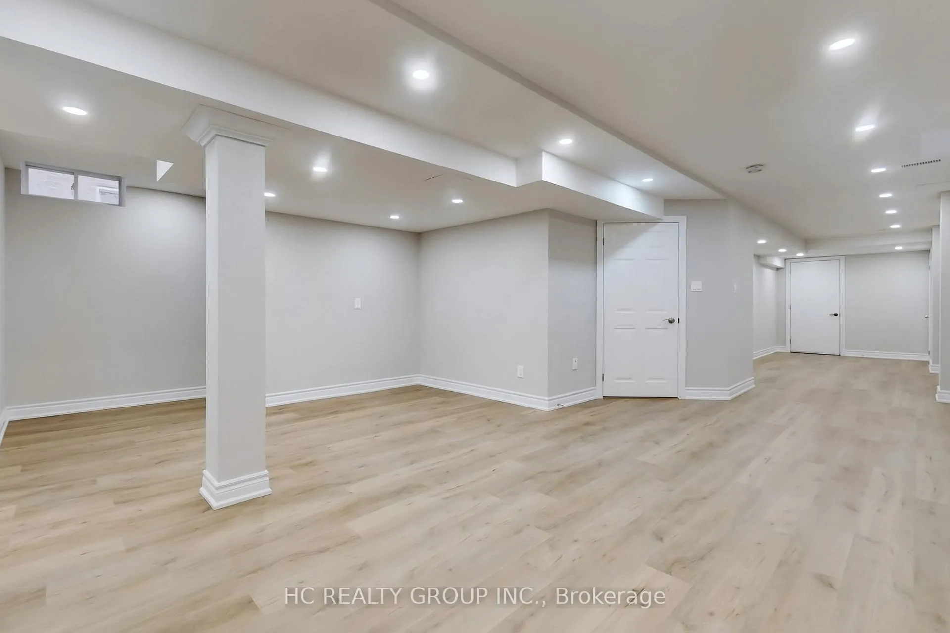 Photo 33 of 206 Wolf Creek Crescent, Vaughan, Patterson — HOMEH