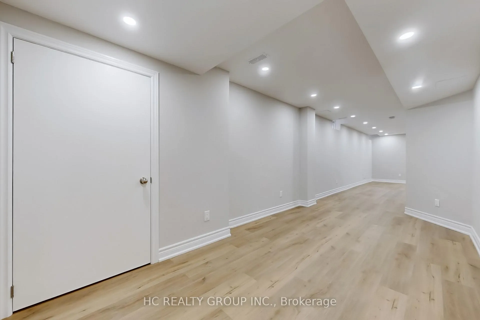 Photo 36 of 206 Wolf Creek Crescent, Vaughan, Patterson — HOMEH