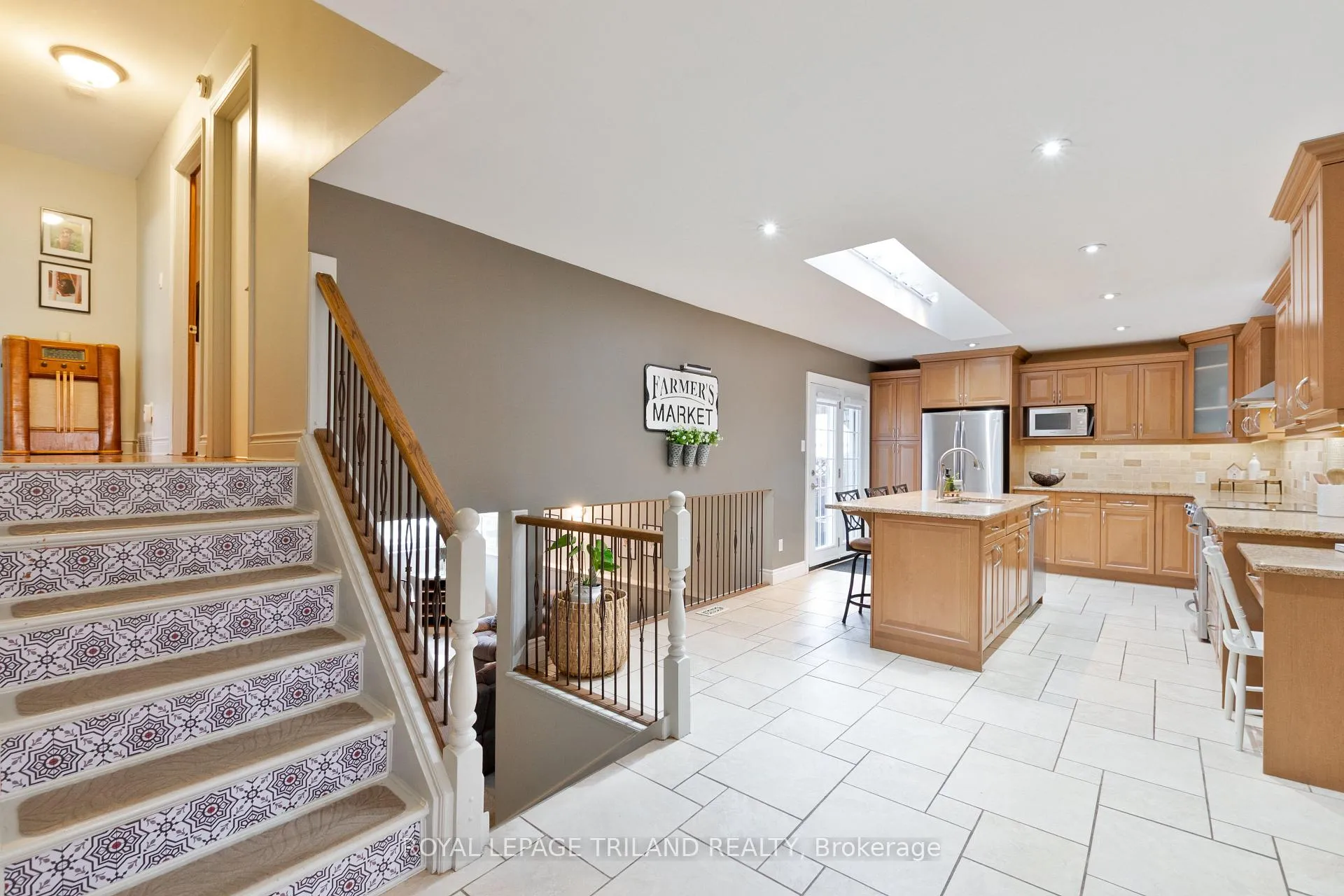 Photo 9 of 379 Sherwood Avenue, Central Elgin, Belmont — HOMEH