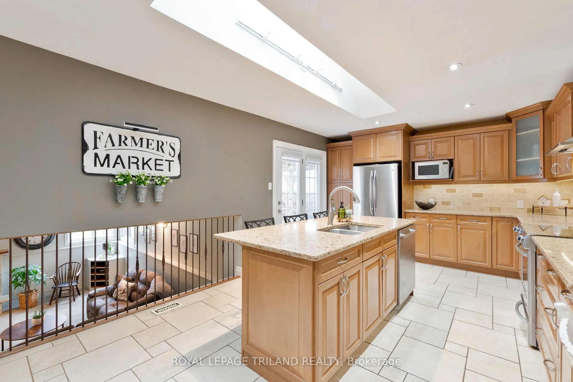 Photo 10 of 379 Sherwood Avenue, Central Elgin, Belmont — HOMEH