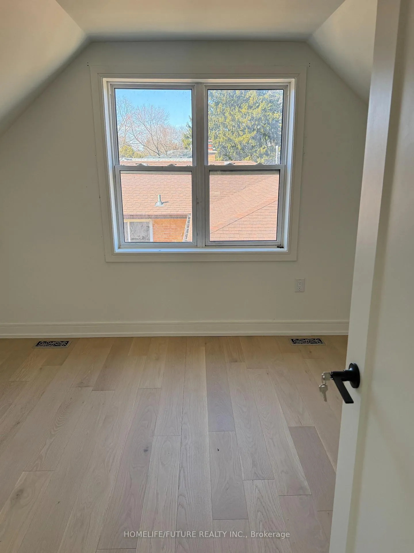 Photo 14 of Unit Main, 32 Homestead Road, Scarborough, West Hill — HOMEH