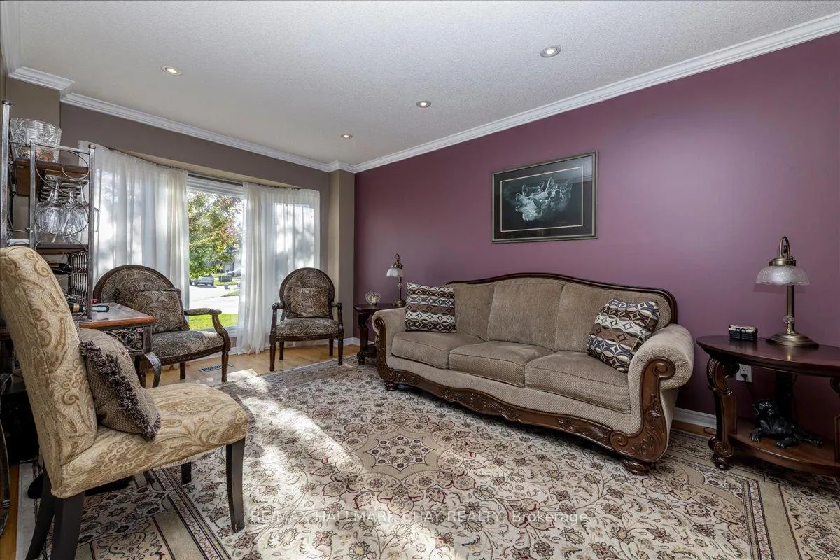 Photo 5 of 21 Barwick Drive, Barrie, West Bayfield — HOMEH