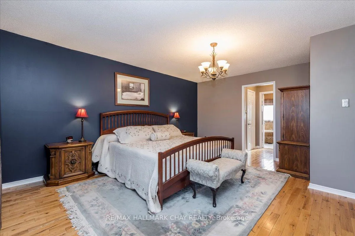 Photo 23 of 21 Barwick Drive, Barrie, West Bayfield — HOMEH