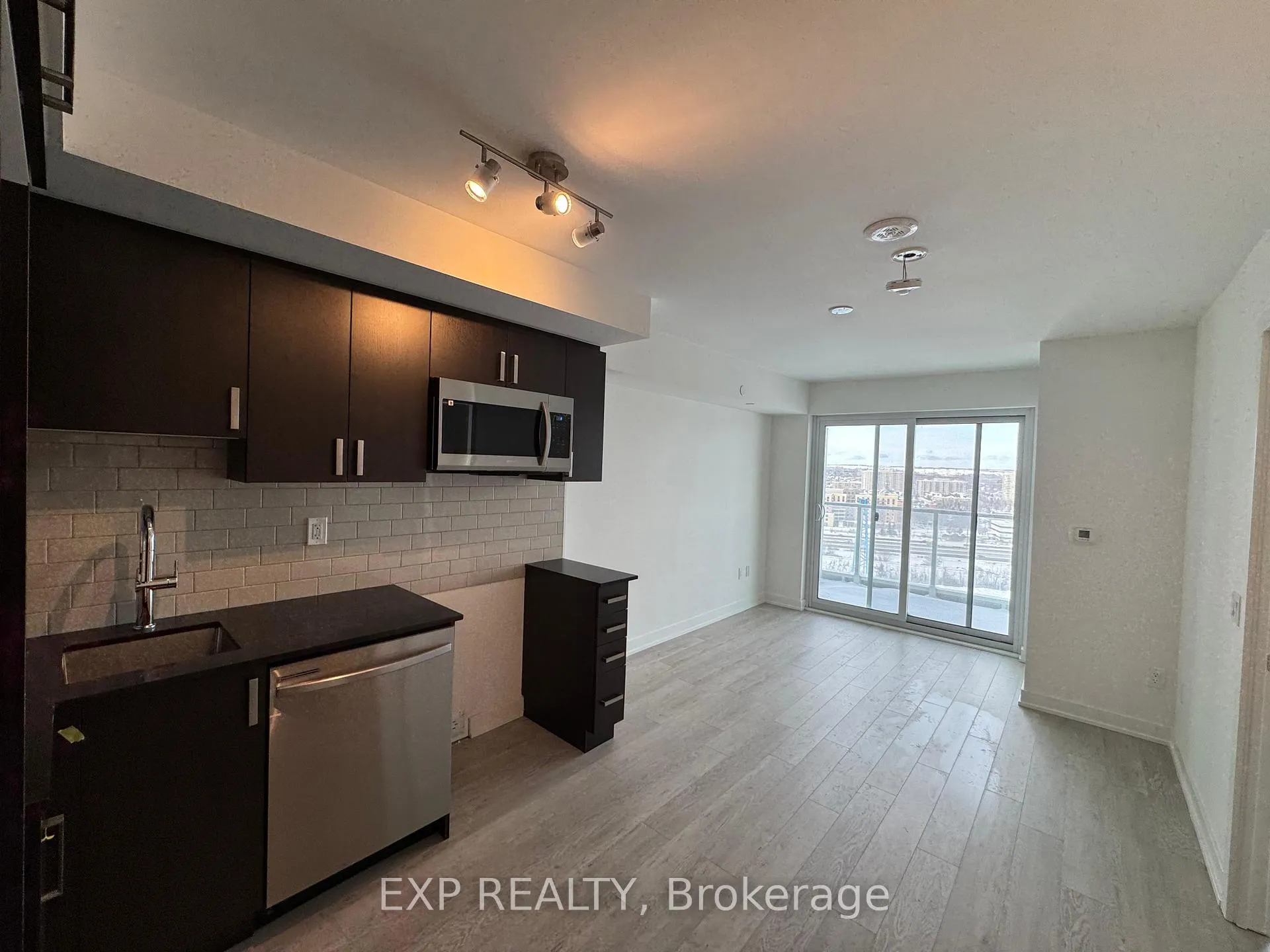 Photo 1 of Unit 1801, 1010 Sandy Beach Road, Pickering, Bay Ridges — HOMEH