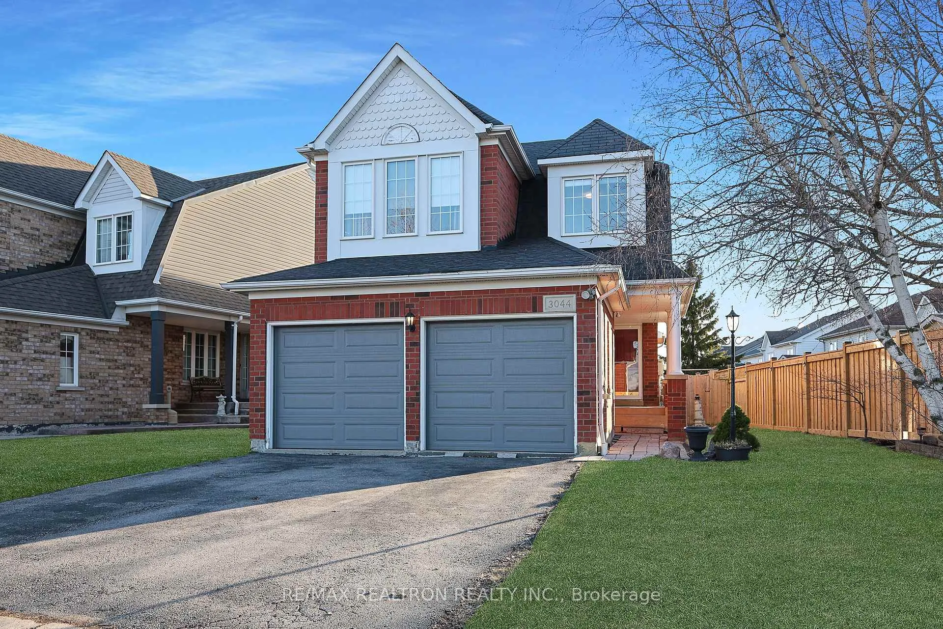 Photo 1 of 3044 Country Lane, Whitby, Williamsburg — HOMEH