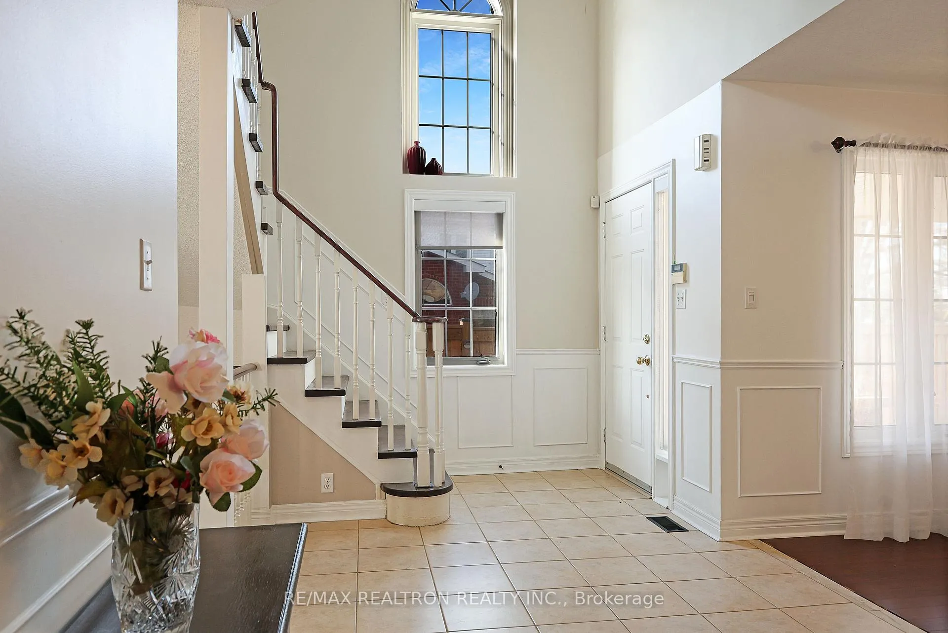 Photo 5 of 3044 Country Lane, Whitby, Williamsburg — HOMEH