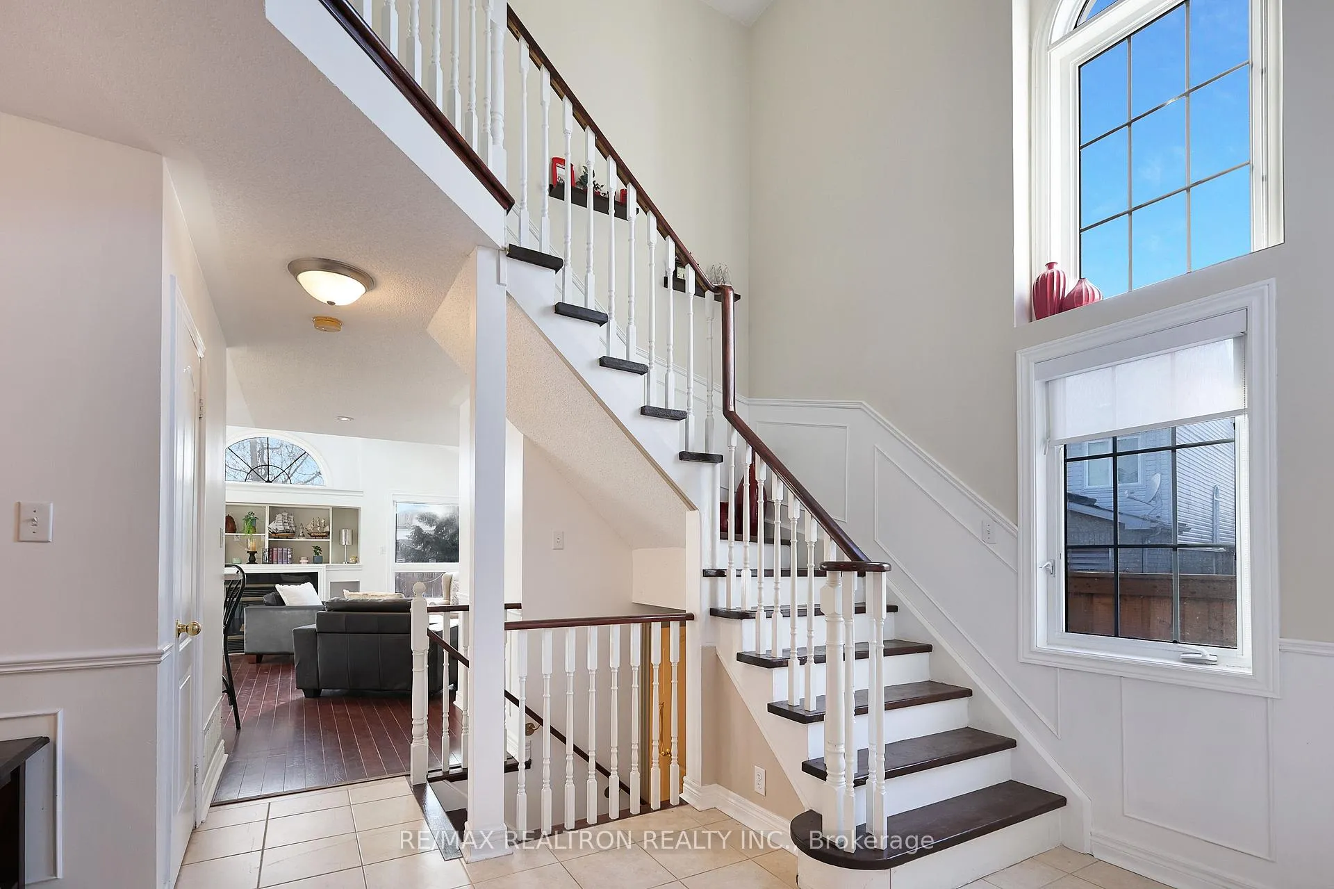 Photo 6 of 3044 Country Lane, Whitby, Williamsburg — HOMEH