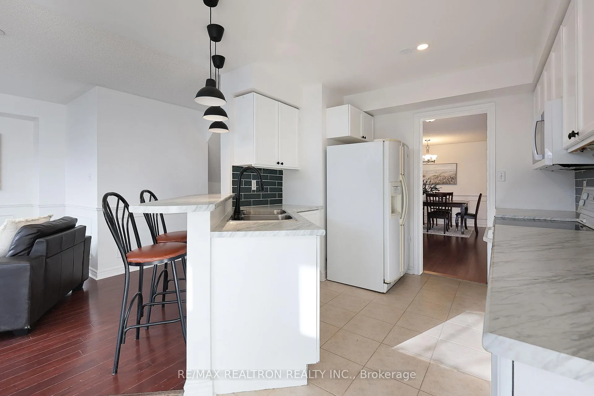 Photo 19 of 3044 Country Lane, Whitby, Williamsburg — HOMEH