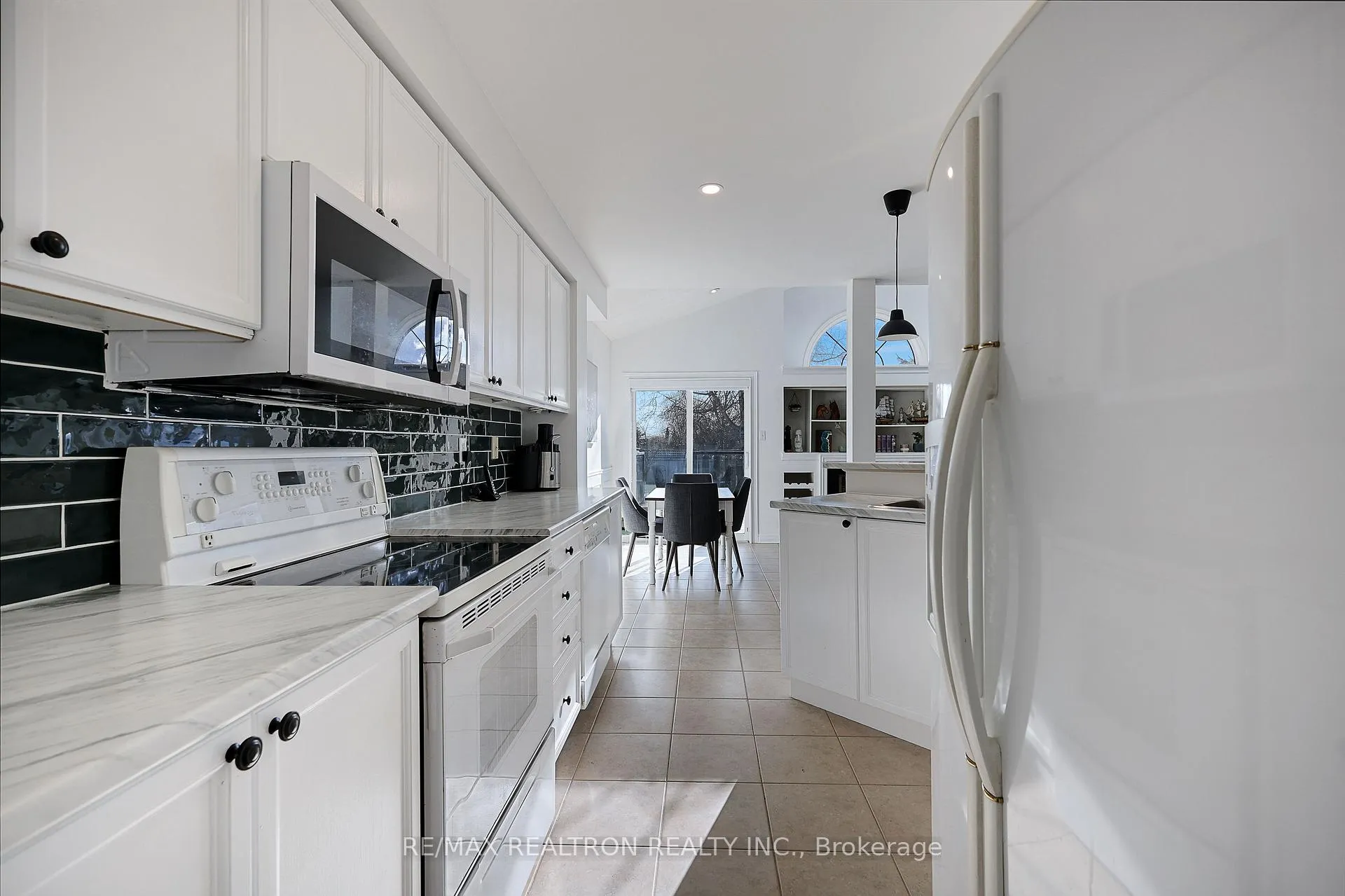 Photo 20 of 3044 Country Lane, Whitby, Williamsburg — HOMEH