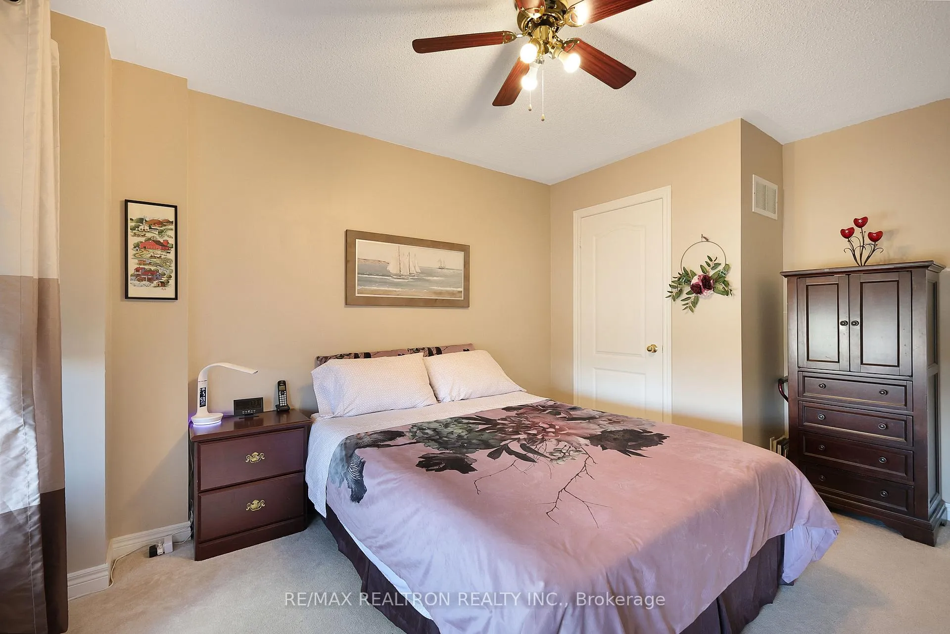 Photo 31 of 3044 Country Lane, Whitby, Williamsburg — HOMEH
