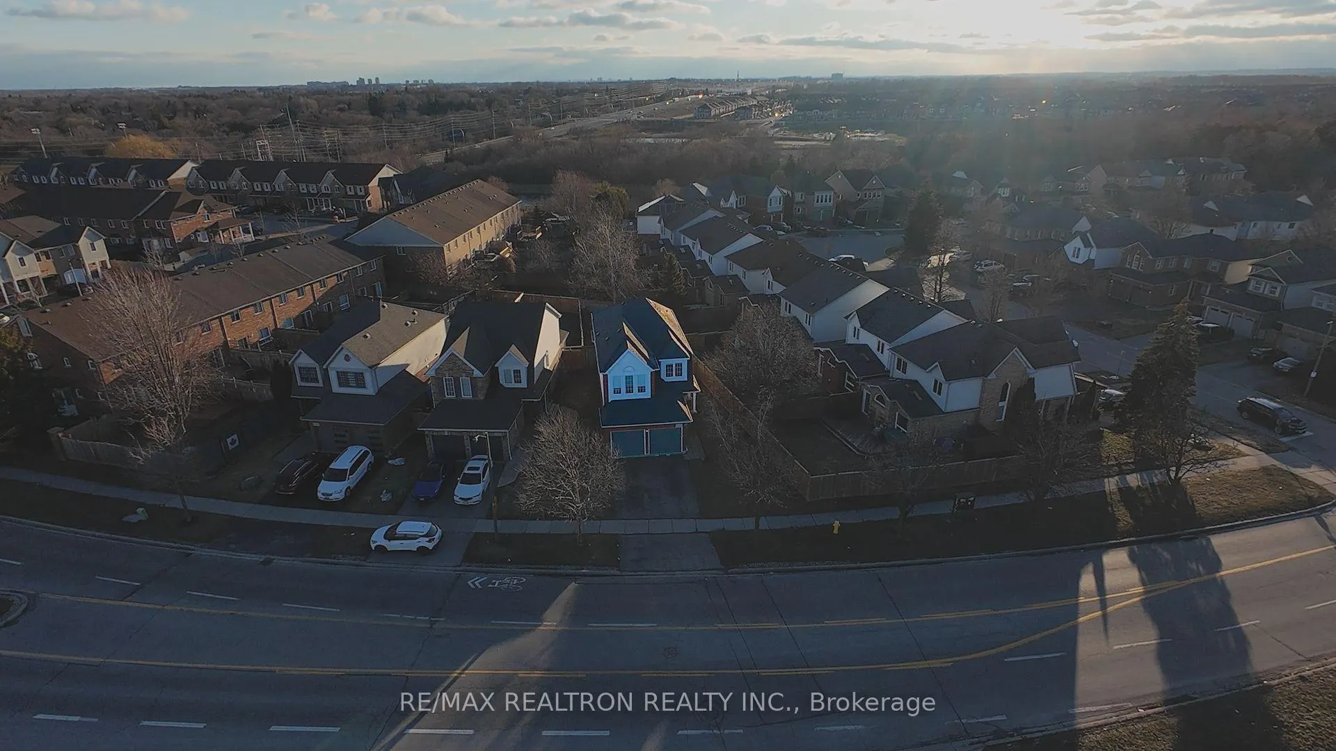 Photo 37 of 3044 Country Lane, Whitby, Williamsburg — HOMEH