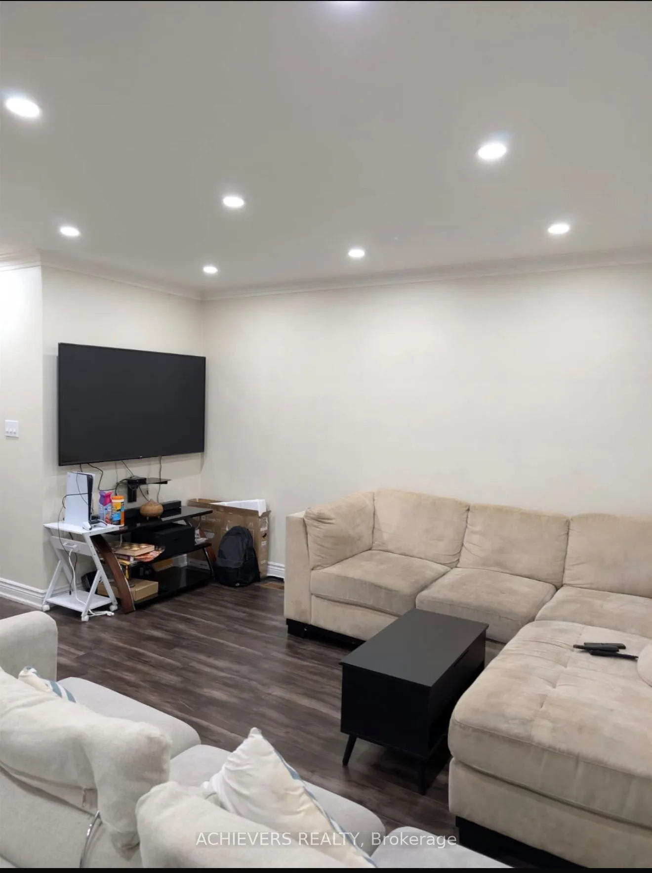 Photo 6 of 9 Milmink Street, Etobicoke, West Humber-Clairville — HOMEH