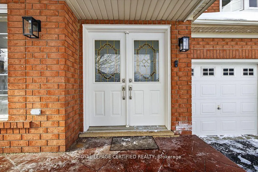 Photo 3 of 10 Verona Drive, Brampton, Vales of Castlemore — HOMEH