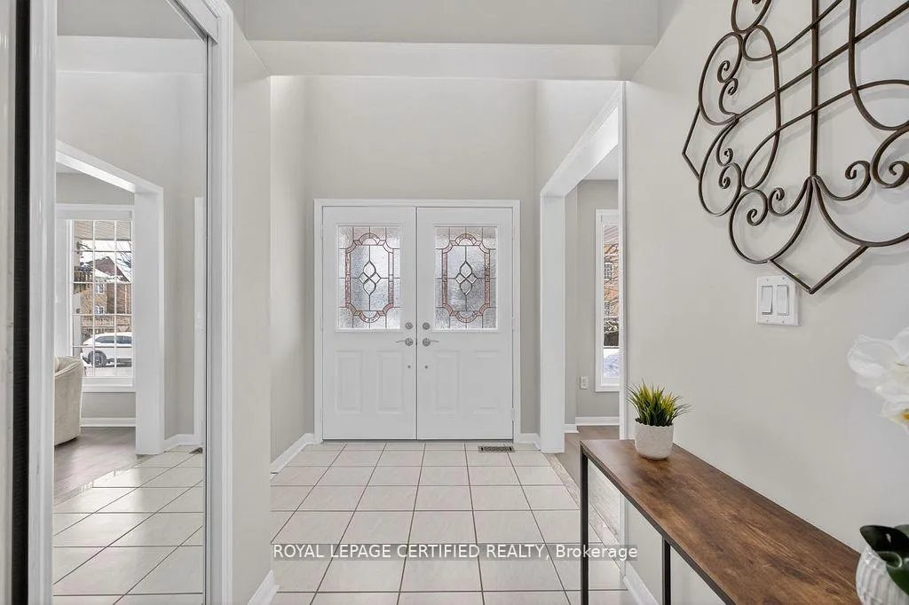 Photo 4 of 10 Verona Drive, Brampton, Vales of Castlemore — HOMEH