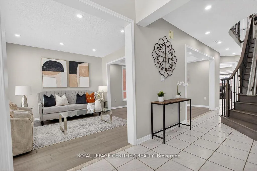 Photo 5 of 10 Verona Drive, Brampton, Vales of Castlemore — HOMEH