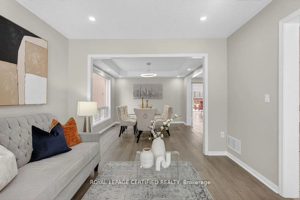 Photo 6 of 10 Verona Drive, Brampton, Vales of Castlemore — HOMEH
