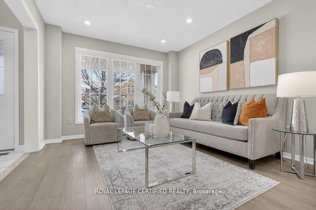 Photo 7 of 10 Verona Drive, Brampton, Vales of Castlemore — HOMEH