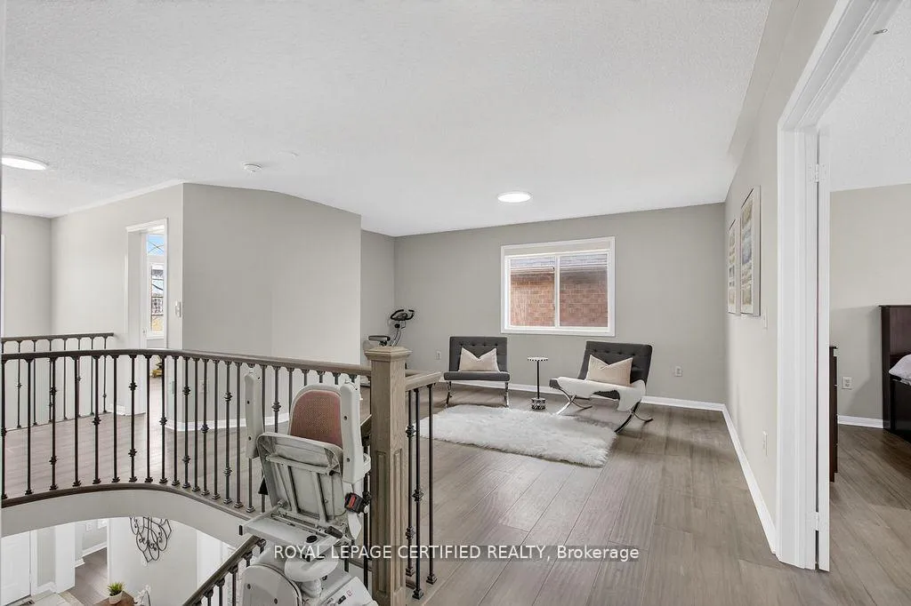 Photo 19 of 10 Verona Drive, Brampton, Vales of Castlemore — HOMEH