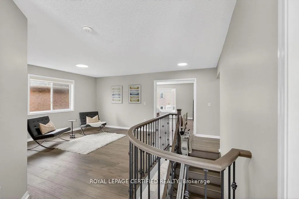 Photo 32 of 10 Verona Drive, Brampton, Vales of Castlemore — HOMEH