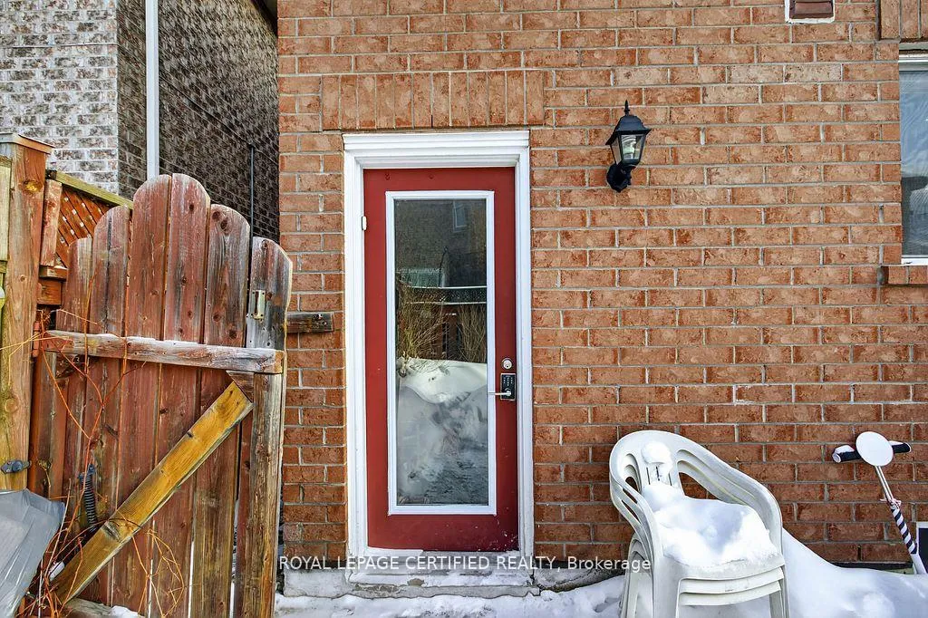 Photo 35 of 10 Verona Drive, Brampton, Vales of Castlemore — HOMEH
