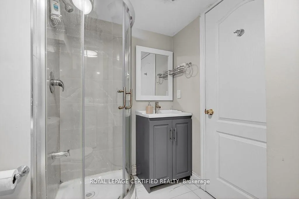 Photo 44 of 10 Verona Drive, Brampton, Vales of Castlemore — HOMEH