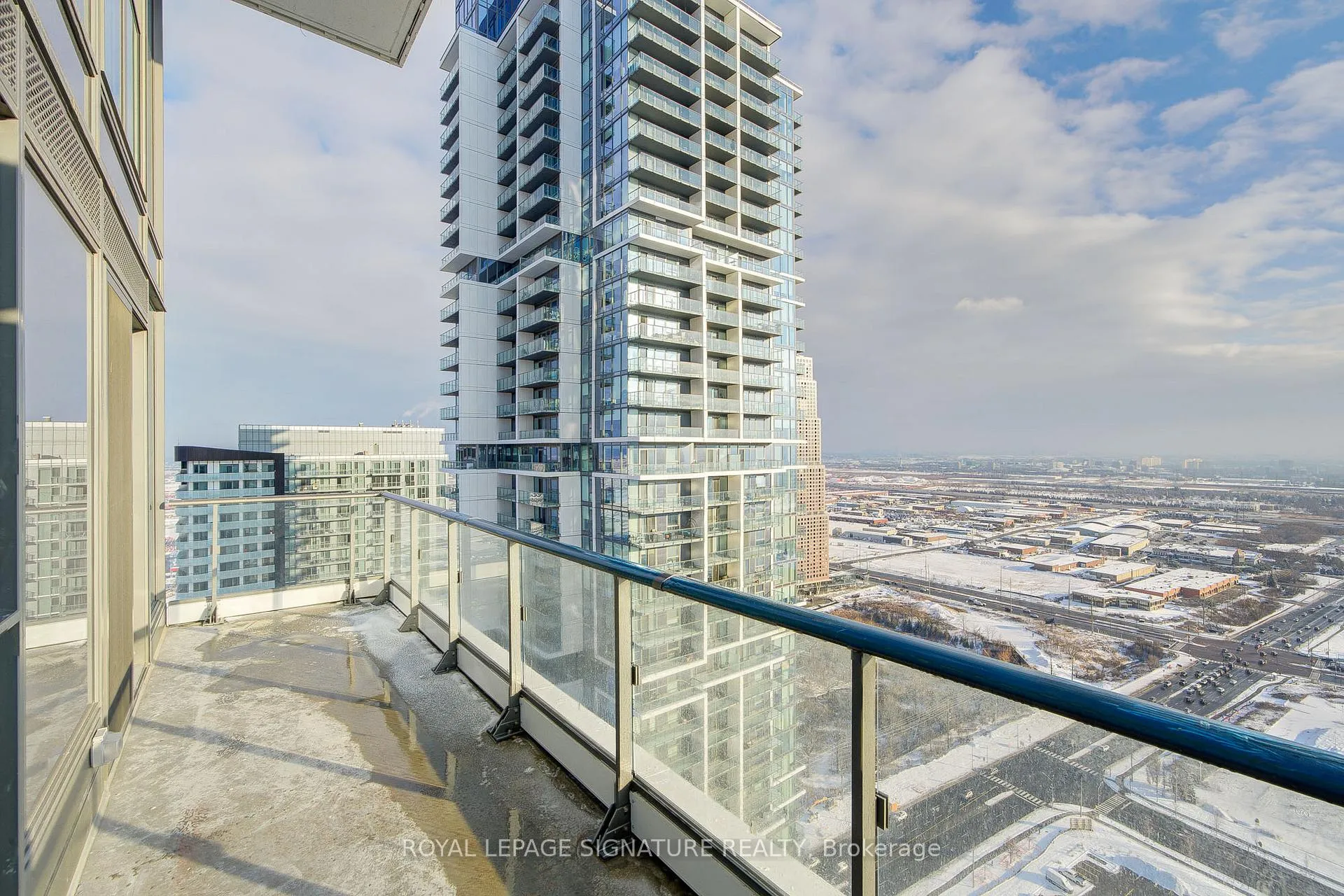 Photo 17 of Unit 4005, 1000 Portage Parkway, Vaughan, Vaughan Corporate Centre — HOMEH
