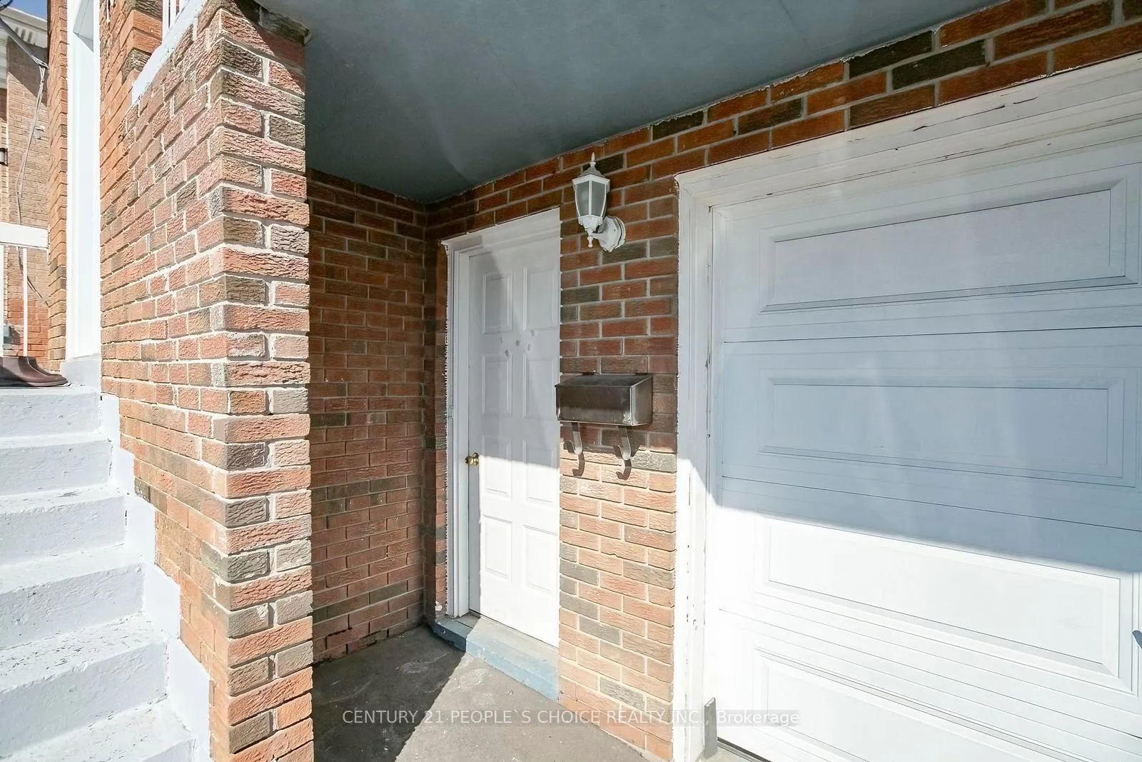 Photo 5 of Unit Upper, 106 Winterfold Drive, Brampton, Madoc — HOMEH