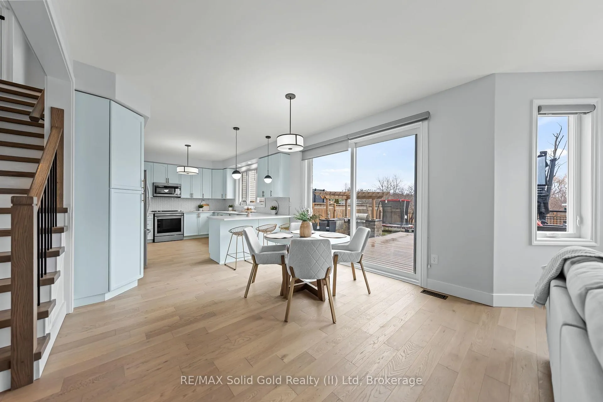 Photo 10 of 75 Porter Crescent, Cambridge, Silver Heights — HOMEH