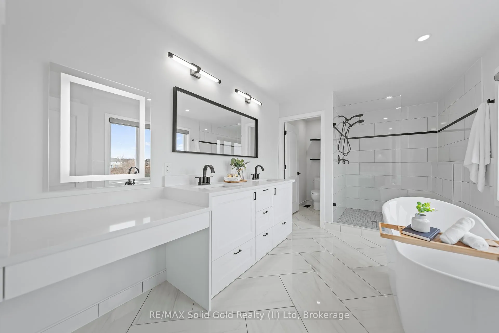 Photo 27 of 75 Porter Crescent, Cambridge, Silver Heights — HOMEH