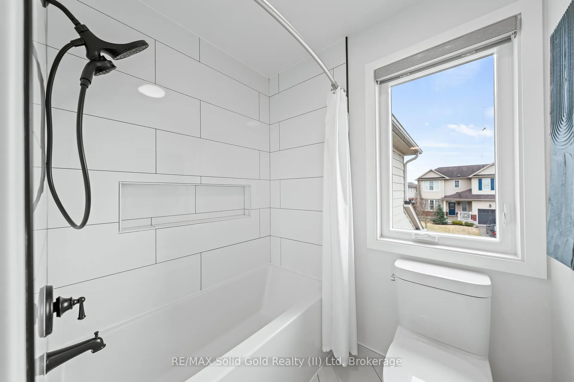 Photo 38 of 75 Porter Crescent, Cambridge, Silver Heights — HOMEH